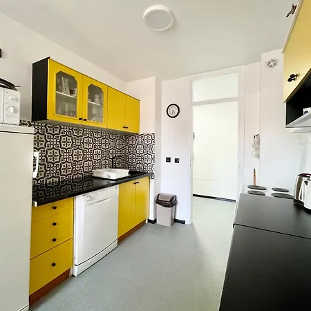 Spacious 3br Apartment, Cozy & Authentic 公寓