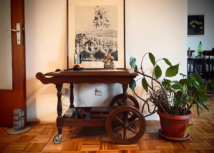 Spacious 3br Apartment, Cozy & Authentic 公寓 *