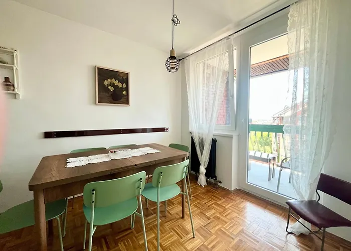 Spacious 3br Apartment, Cozy & Authentic