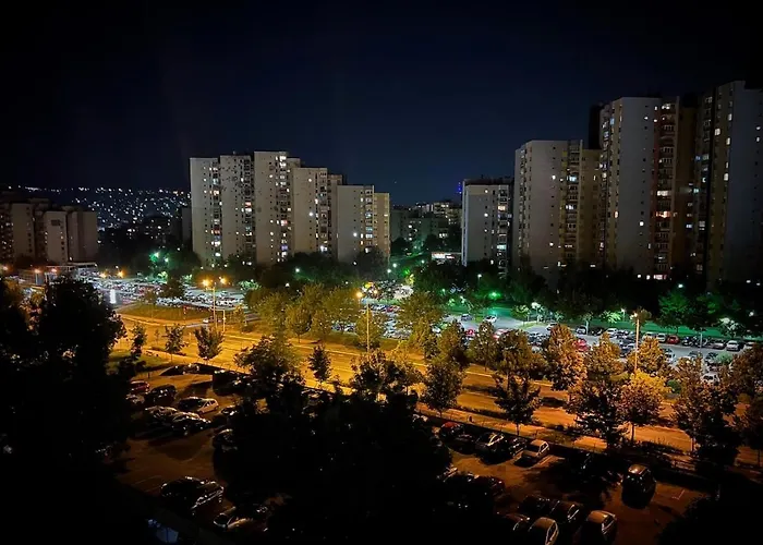 Spacious 3br Apartment, Cozy & Authentic 公寓 塞拉耶佛